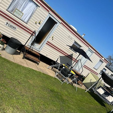 The Samanda Van Newport Caravan Park Hotel Хемсби Екстериор снимка