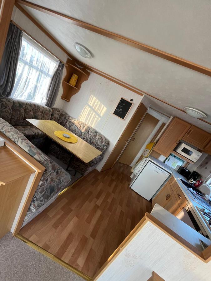 The Samanda Van Newport Caravan Park Hotel Хемсби Екстериор снимка